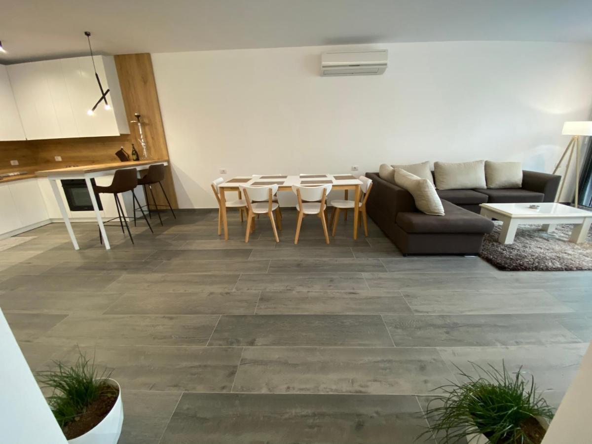Villa White 1 - Luxury Velipoje