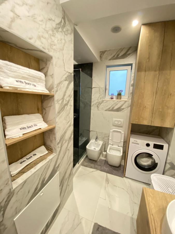 White 1 - Luxury Velipoje