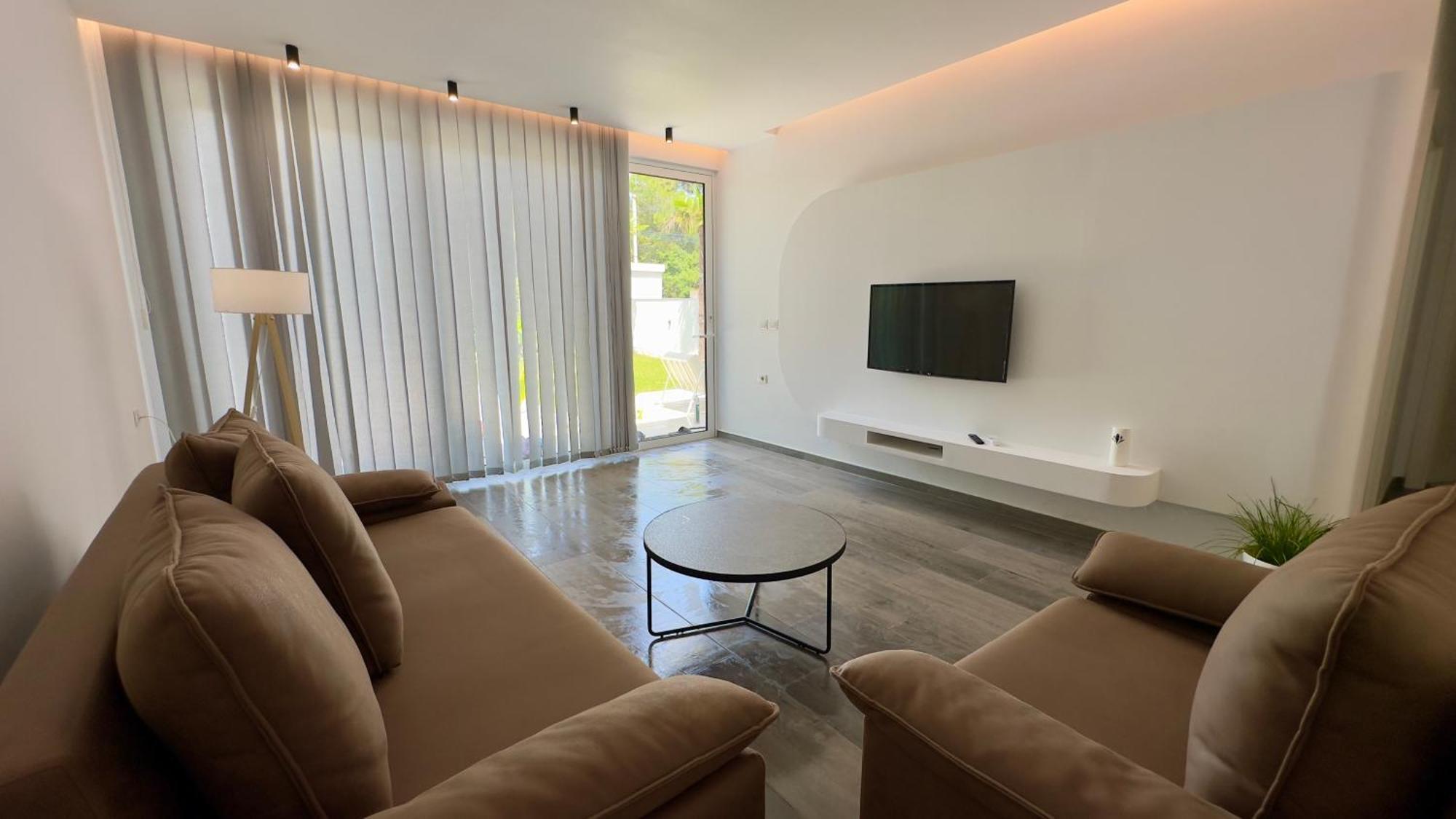 White 1 - Luxury Villa *